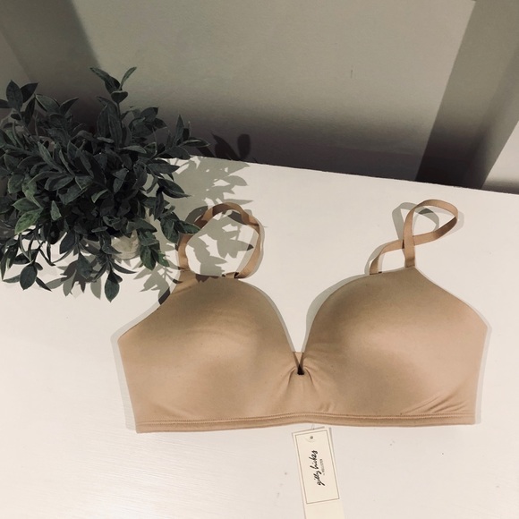 Gilly Hicks Wireless Bra - Picture 2 of 7